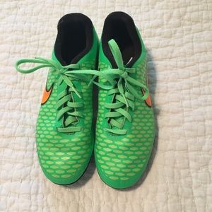 Nike soccer cleats. Like new. Perfect condition.